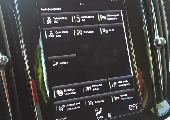 Volvo V60 cena 92900 przebieg: 60000, rok produkcji 2019 z Radom małe 781